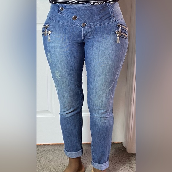 Sol Jeans Women Denim Push Up Distressed with zipper pockets Size US 27 waist - Picture 1 of 12